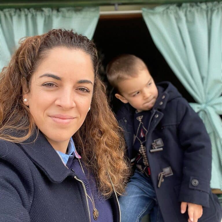 “Si te enamorases de verdad, ¿querrías que tu pareja reconociese a Alejandro como su hijo?”  NO. NUNCA. Alejandro perten