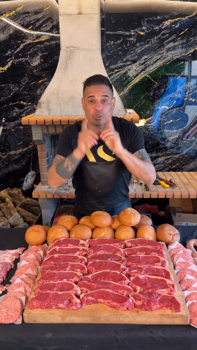Pack para 20= 200€ portes incluidos toda península  20 Entrecotte  20 burger rústicas  20 pan brioche  2 longanizas  2 c